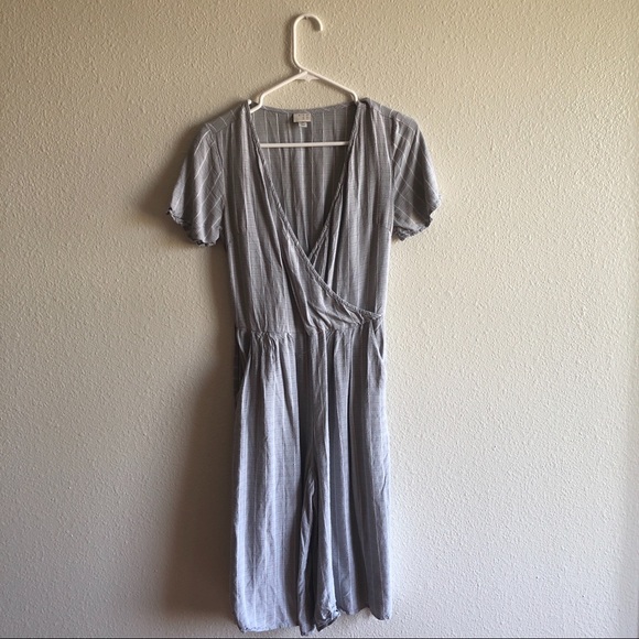 A new day grey and white romper - Picture 1 of 4